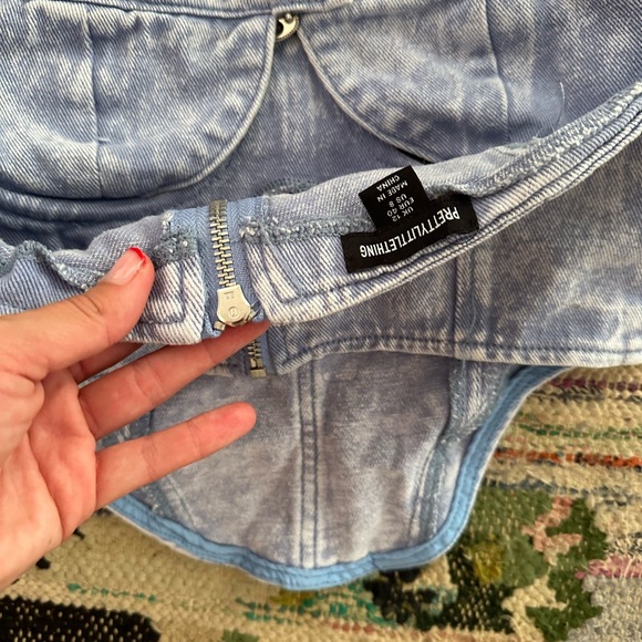 PrettyLittleThing denim strapless top - Picture 2 of 3